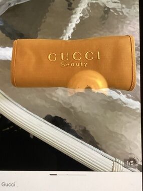 Gucci Beauty Mustard yellow jewelry/Cosmetic Pouch NEW
